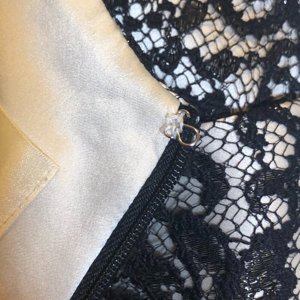 Marchesa Notte Black And White Lace Mini Cocktail Dress Size 6 EUC - Picture 10 of 12